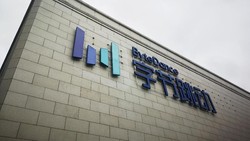 Rayakan Imlek, Raksasa Teknologi China Bagi-bagi Angpau Hingga Mobil