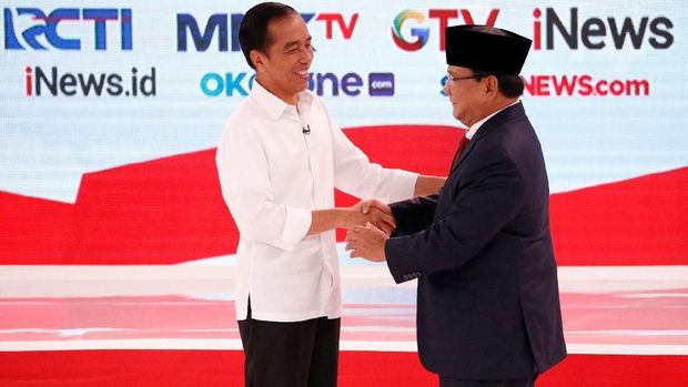 Capres Jokowi dan Prabowo Subianto dalam debat capres kedua.