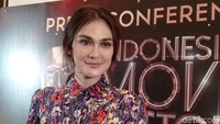 Banyak netizen mendukung Luna Maya di dunia maya usai Syahrini resmi menikah dengan Reino Barack.  Foto: Luna Maya (Vey/detikHOT)
