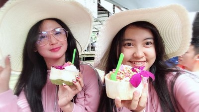 Akrabnya Pedangdut Lebby Wilayati dengan Dewi Persik Saat Kulineran