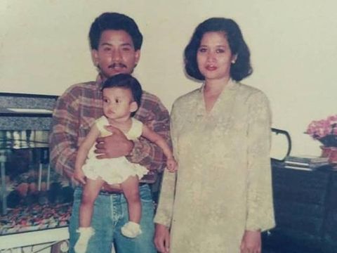 Noor bersama kedua orangtuanya waktu kecil