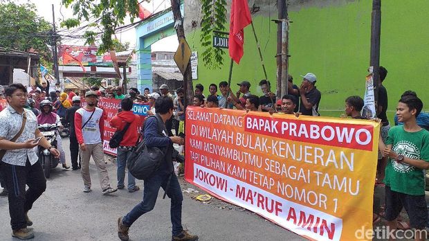 Kedatangan Prabowo ke Surabaya Disambut Massa Teriak 'Jokowi Wae'