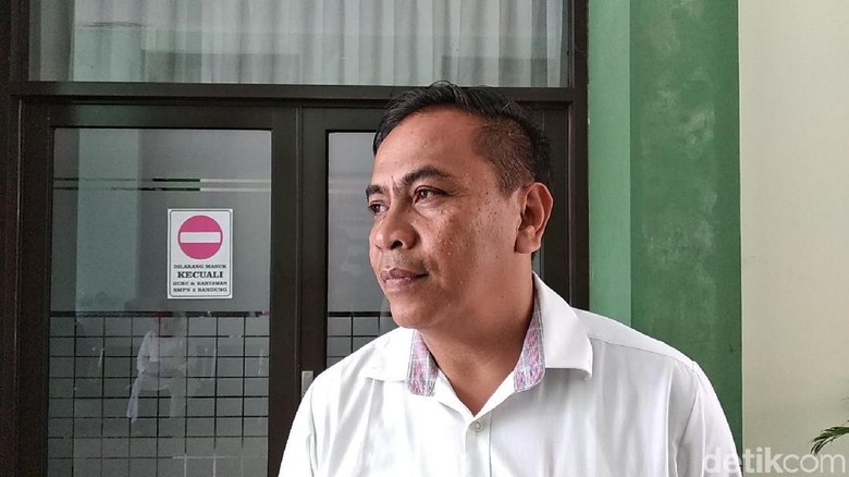 Diduga Pungli, Kepsek SMPN 2 Bandung: No Comment Diduga Pungli, Kepsek SMPN 2 Bandung: No Comment