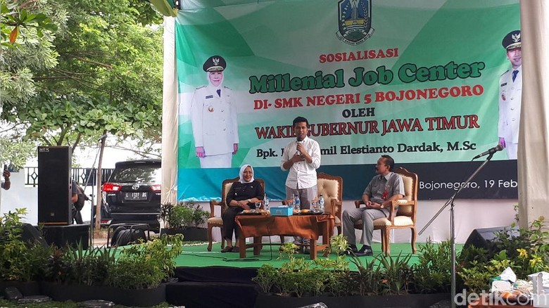 Kunjungi Bojonegoro, Ini yang Dilakukan Emil Seharian Kunjungi Bojonegoro, Ini yang Dilakukan Emil Seharian