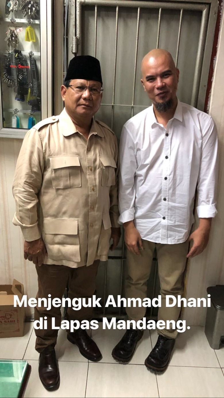 Jenguk ke Rutan Medaeng, Prabowo Unggah Foto Bareng Ahmad Dhani Jenguk ke Rutan Medaeng, Prabowo Unggah Foto Bareng Ahmad Dhani