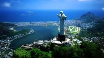 Patung Kristus Penebus di Brasil. Foto: Ultralink