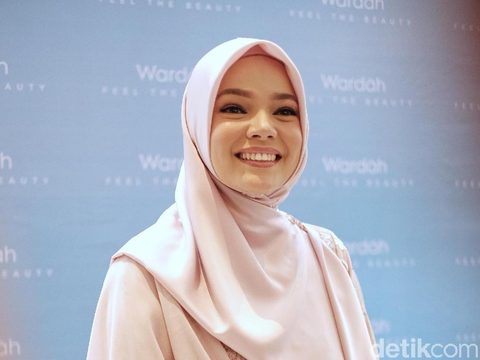 Dewi Sandra Ingin Ramadan di Rumah, Berharap Tak Gagal 