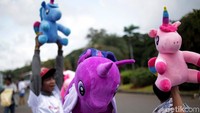 Aksi itu pun disebut sebagai bentuk dukungan KBM kepada pemerintah untuk memajukan tren bisnis digital di Indonesia.