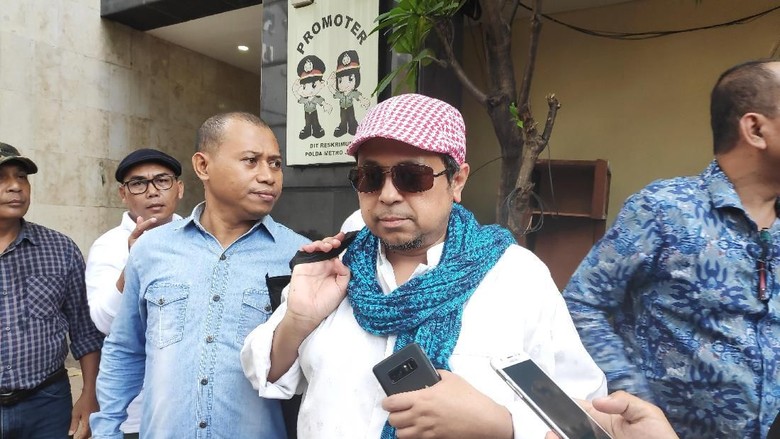 Ustaz Haikal Desak Polisi Usut Laporan 212 Penghamba Uang Immanuel Ebenezer Ustaz Haikal Desak Polisi Usut Laporan 212 Penghamba Uang Immanuel Ebenezer