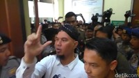 Musisi Ahmad Dhani kembali menjalani sidang keempat terkait kasus pencemaran nama baik di PN Surabaya, Jawa Timur, Selasa (19/2/2019).