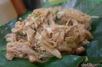 Kwe Tiaw Sapi Arang Ahim : Mulur Renyah Kwe Tiau Sapi Dimasak Pakai Api Arang