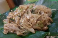 Kwe Tiaw Sapi Arang Ahim : Mulur Renyah Kwe Tiau Sapi Dimasak Pakai Api Arang