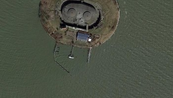 Semacam pulau buatan kecil yang ditinggalkan di dekat Amsterdam. Foto: boredpanda