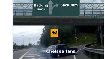 Tampaknya fans Chelsea kini lebih memilih Sarri dipecat saja. (Foto: Internet/Twitter)