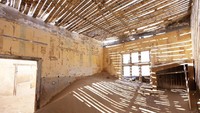 Kolmanskop berada di tengah padang pasir Namibia, tepatnya beberapa kilometer dari Pelabuhan Luderitz, Namibia selatan (iStock)