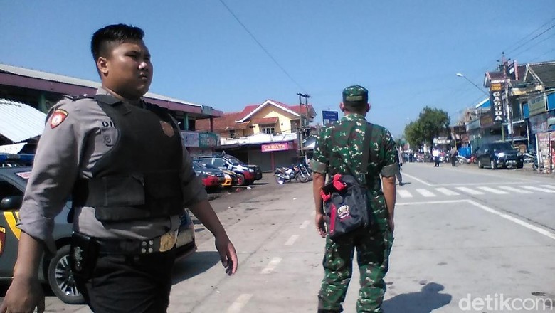 Ada Ledakan, Pasar Sampang Cilacap Disterilkan Ada Ledakan, Pasar Sampang Cilacap Disterilkan