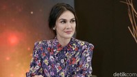 Luna Maya saat ditemui di kawasan Kebon Jeruk, Jakarta Barat pada Selasa (19/2). Pool/Noel/detikFoto.