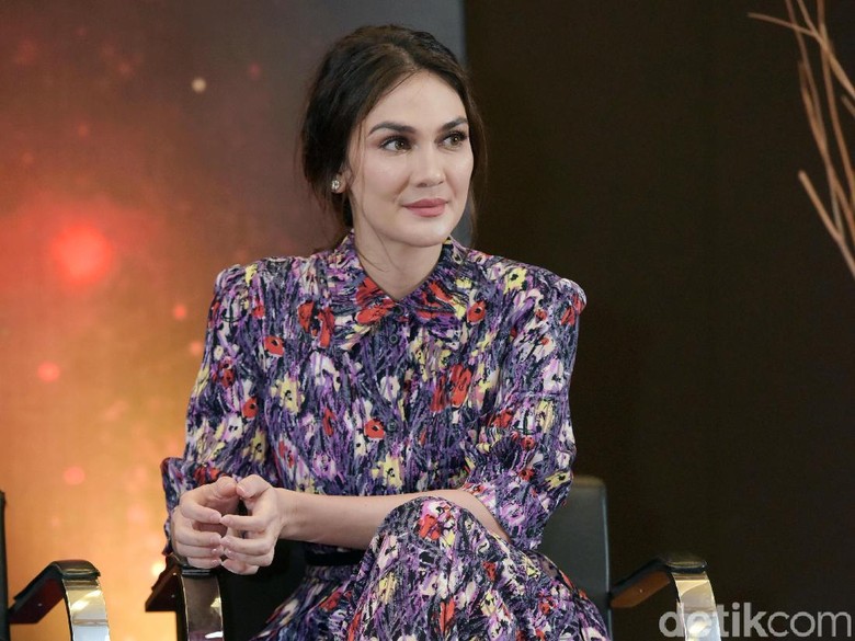 Tak Perlu Kasihani, Luna Maya akan Dapat yang Lebih Bagus dari Reino Barack Foto: Noel/detikFoto Tak Perlu Kasihani, Luna Maya akan Dapat yang Lebih Bagus dari Reino Barack Foto: Noel/detikFoto