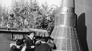 Inilah kapsul yang membawa John Glenn menjadi astronot AS pertama yang mengorbit Bumi. (Foto: Hulton Archive/Getty Images)