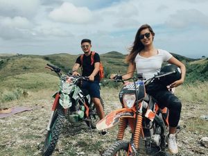 Foto: Mau Dibonceng Maria Selena di Bali?