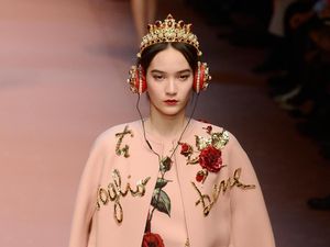 Foto: Earpiece Mewah dari LV Hingga Chanel, Harga Capai Rp 100 Jutaan