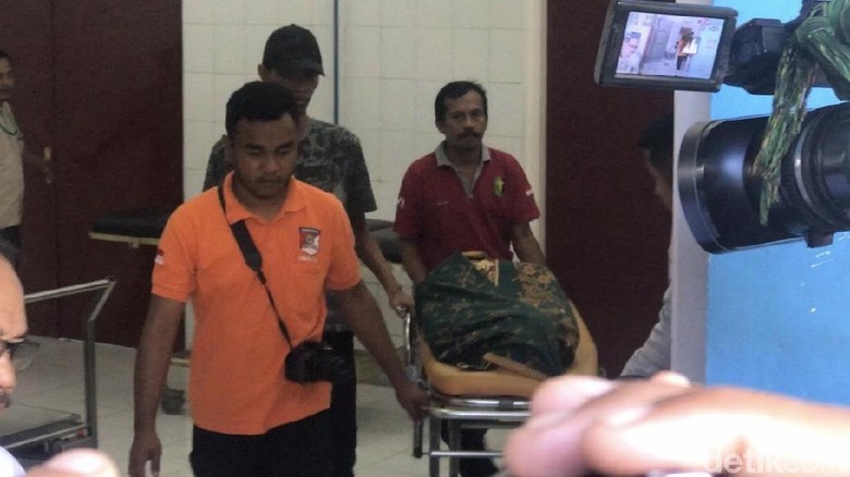 Polisi Geledah Ponpes Tempat Santri Tewas Dikeroyok 19 Temannya Polisi Geledah Ponpes Tempat Santri Tewas Dikeroyok 19 Temannya