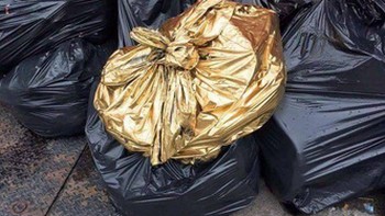 Eden Hazard bersinar untuk Chelsea, tapi pemain yang lainnya sama sekali tidak. (Foto: Internet/Twitter)