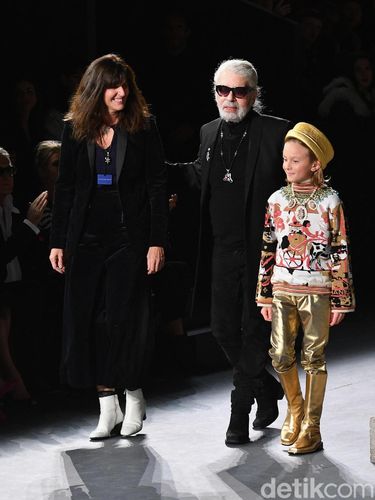 Desainer Chanel Karl Lagerferld Meninggal Dunia di Usia 85