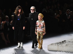 Melihat Karya Legendaris Karl Lagerfeld Semasa Hidup