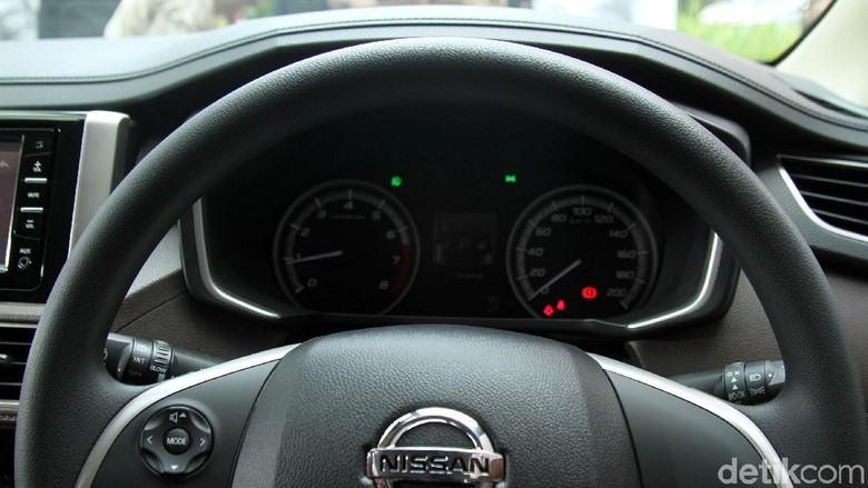 Setir dan cluster meter Nissan Livina 2019 (Foto: Rifkianto Nugroho) Setir dan cluster meter Nissan Livina 2019 (Foto: Rifkianto Nugroho)
