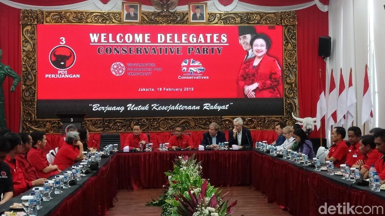Partai Konservatif Inggris Sambangi PDIP Bahas Brexit hingga Pemilu Partai Konservatif Inggris Sambangi PDIP Bahas Brexit hingga Pemilu