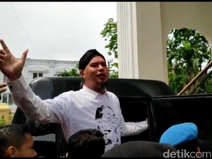 Tamu-tamu Ahmad Dhani Selama 16 Hari di Rutan Medaeng