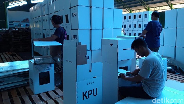 KPU Boyolali Ajukan Penggantian 75 Kotak Suara Pemilu yang Rusak KPU Boyolali Ajukan Penggantian 75 Kotak Suara Pemilu yang Rusak