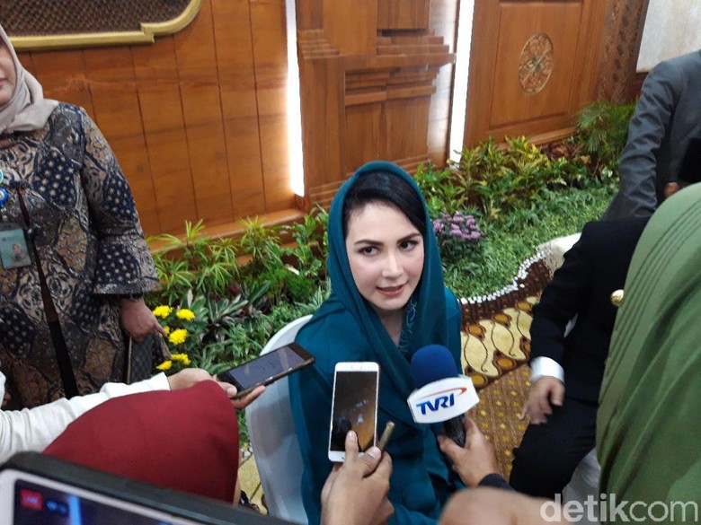 Cerita Arumi Bachsin Tentang Kondisinya Pascakuret, Seperti Apa? Cerita Arumi Bachsin Tentang Kondisinya Pascakuret, Seperti Apa?