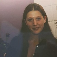 Diakuinya, dulu ia sangat tak percaya diri. Terlebih dengan payudaranya. Sindy mengaku sebagai korban bully karena dadanya yang disebut rata. Ia jadi terobsesi dengan operasi plastik. Foto: dok. Barcroft TV