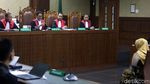 Senyum dan Bantahan Eni Saragih saat Bacakan Pleidoi