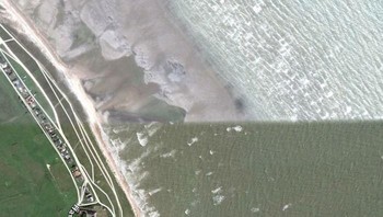 Gelombang tinggi dan rendah di pantai Normandy. Foto: boredpanda