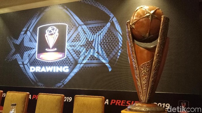 Trofi Piala Presiden