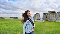 Tidak hanya menikmati eksotisnya wisata Thailand, dia juga berkunjung ke negara lain. (sriritajensen/Instagram)