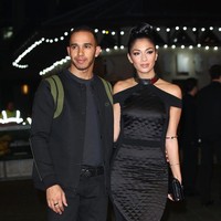 Hubungan percintaan Lewis Hamilton dan Nicole sendiri dikabarkan kandas karena LDR atau jalinan cinta jarak jauh yang harus mereka lalui. Namun ada juga kabar yang menyebutkan mereka putus karena Lewis tak kunjung menikahi wanita 40 tahun itu. Foto: dok. Getty Images