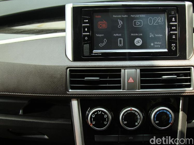 Serupa Tapi Tak Sama, Jeroan Nissan Livina Vs Mitsubishi Xpander