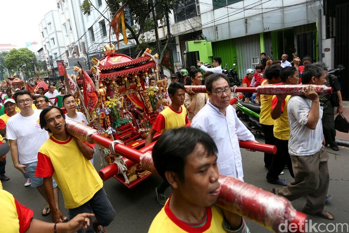 Atraksi Tatung Meriahkan Perayaan Cap Go Meh Di Jakarta