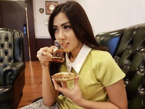 Permintaan Maaf Rey Utami Usai Suaminya Kritik Prabowo