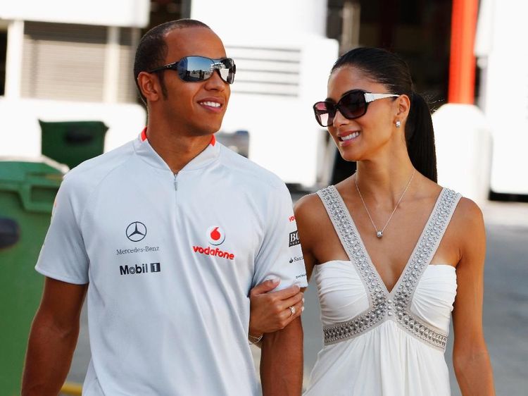 Momen Mesra Nicole Scherzinger dan Lewis Hamilton