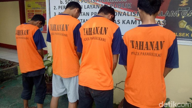 4 Pengeroyok Polisi di Makassar Ditangkap, 2 Menyerahkan Diri 4 Pengeroyok Polisi di Makassar Ditangkap, 2 Menyerahkan Diri