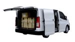 Penampakan Mobil Travel Toyota Hiace yang Tak Pesek Lagi