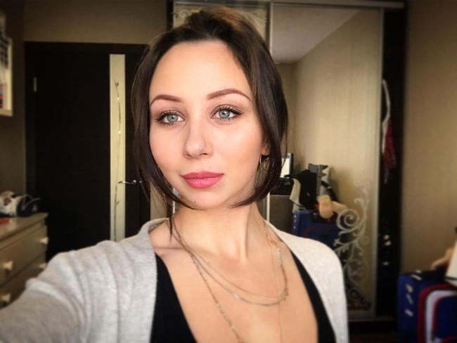 Terlepas dari kontroversinya, skater asal Rusia ini merupakan merupakan juara dunia 2015, juara Eropa 2015, juara Grand Prix Final 2014–2015 dan juara nasional Rusia 2013. Foto: Instagram