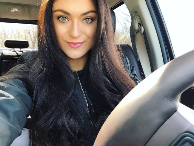 Saat ini Adri dan 90 hewannya tinggal di perkebunan dengan satu rumah, dan satu guest house seluas 1.021 meter per segi. Rumah tersebut ditinggali beberapa jenis hewan tertentu seperti marmut, burung dan reptil. Foto: Instagram/@adrirachelle