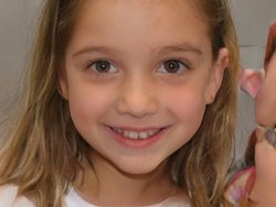 Hii... Wajah Orang-orang yang Tidak Pernah Ada