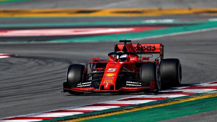 Sebastian Vettel jadi pebalap tercepat pada hari pertama tes pramusim F1 di Barcelona (Foto: Dan Istitene/Getty Images) Sebastian Vettel jadi pebalap tercepat pada hari pertama tes pramusim F1 di Barcelona (Foto: Dan Istitene/Getty Images)